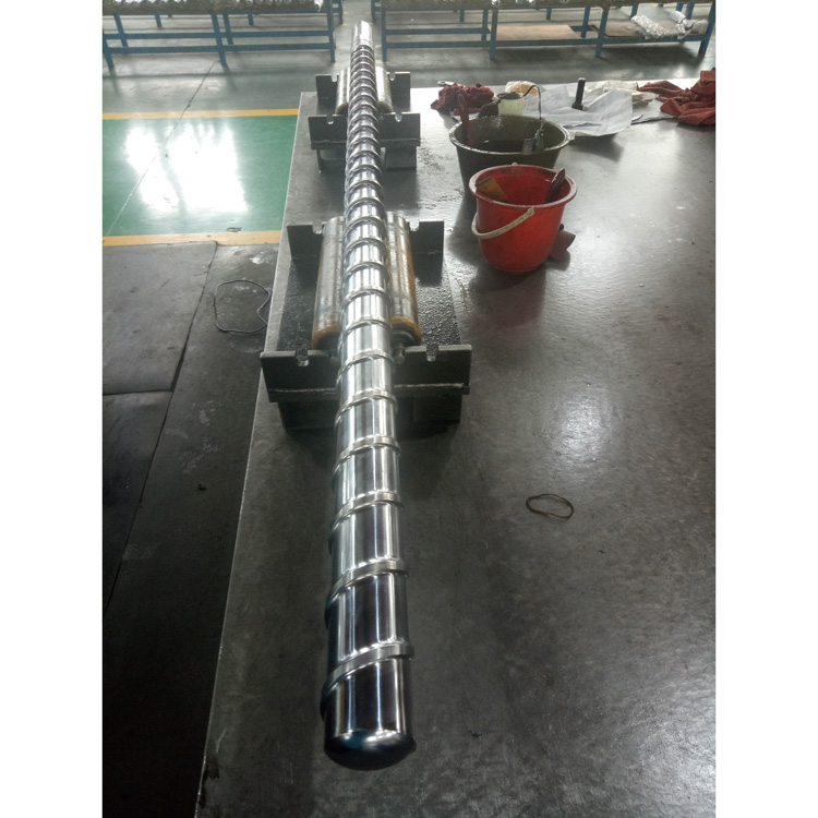 Tornillo bimetálico